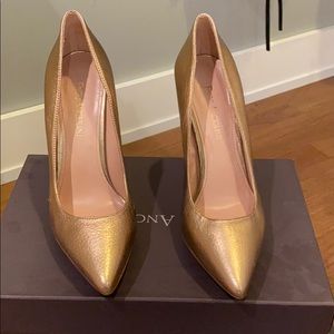 Gold metallic pointy toe heels